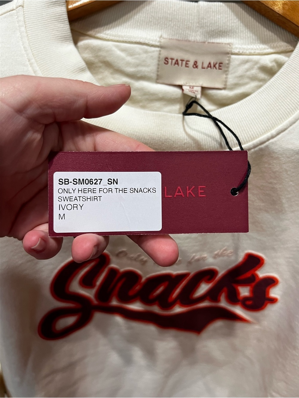 🆕 State & Lake ‘Only here for the Snacks’ Cream Sweatshirt - Picture 4 of 6